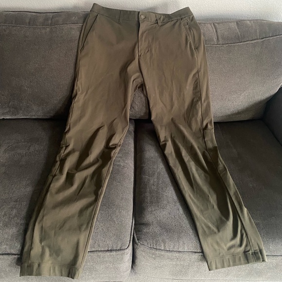 lululemon athletica Pants - Lululemon Women's Casual Olive Green Pants in Size 8
